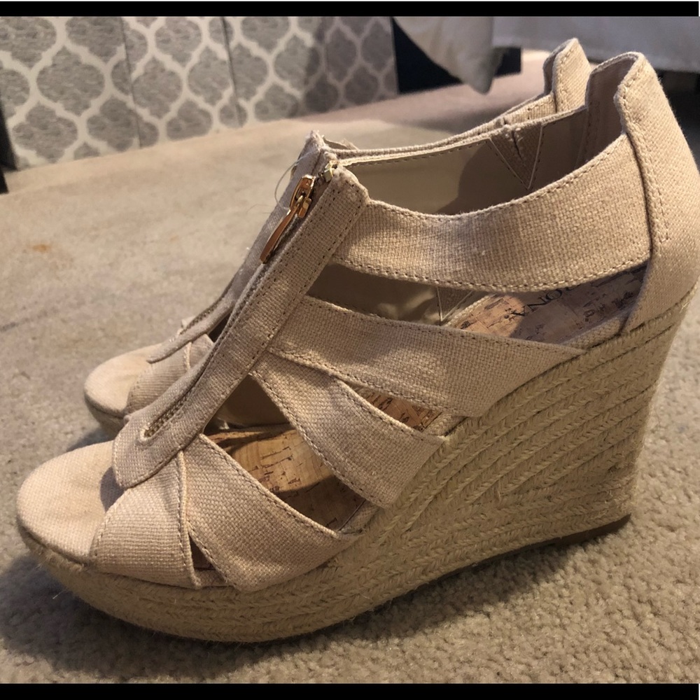 EUC tan wedges 💛